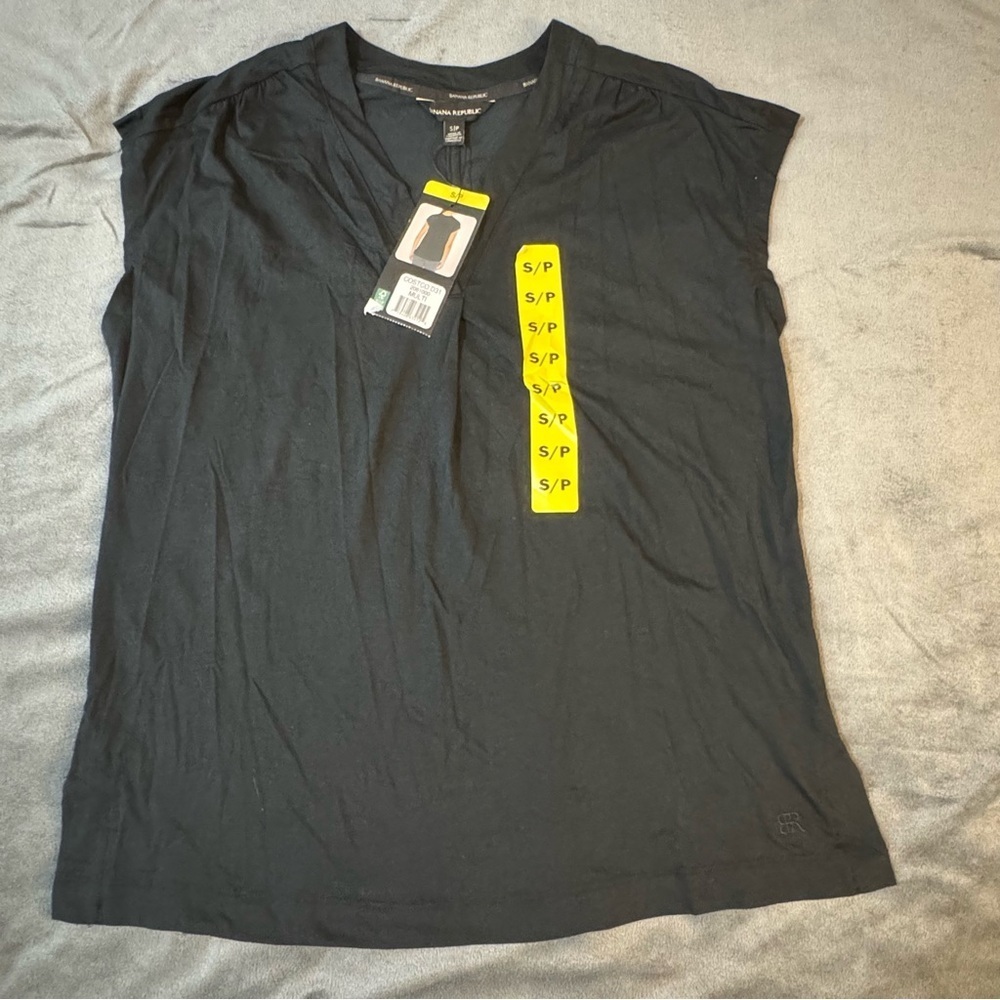 Banana Republic Black Short Sleeve Tee

#1106